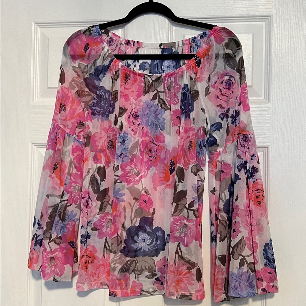 Women  blouse material: transparent mesh, very thin and soft fabric